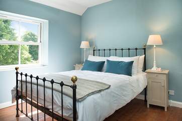 Kear Cottage has three beautifully furnished bedrooms - with super comfy Cornish Company beds.