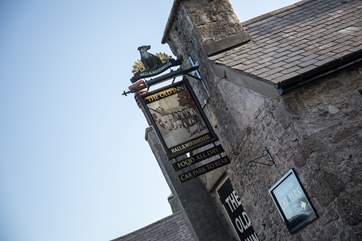 You are spoilt for choice when it comes to fine dining and delightful venues to enjoy a warm welcome and a tasty glass of whatever takes your fancy.