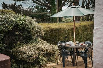 Farm Cottage is set in its own grounds, with the owners not too far away if you need them, and only two miles from the sandy beach at Porthtowan.
