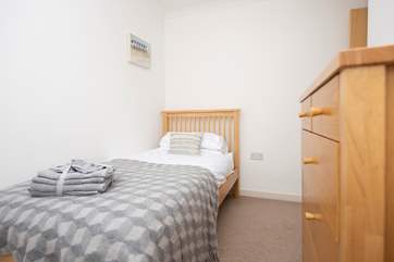 The single bedroom.