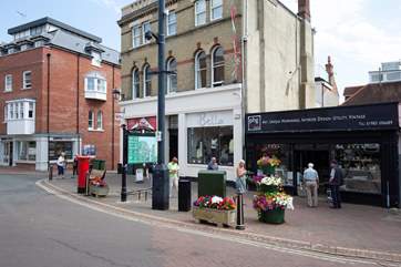 The High Street is full of cafe's, bars and restaurants