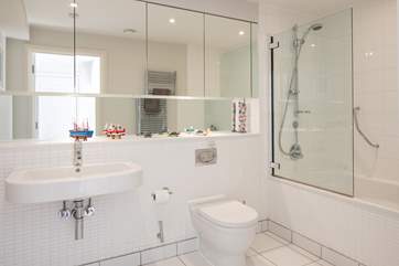 Family bathroom on the ground floor.