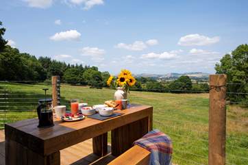 Huxham Hideaway, the perfect unique retreat with the most oustanding views.