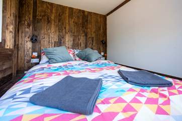 With its pocket-sprung, memory foam mattress - a good night's sleep is sure to be had here.