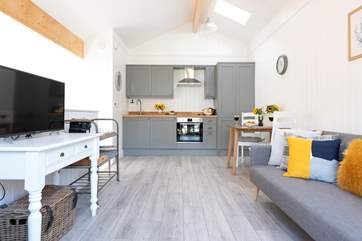 Looking back at the fully fitted kitchen.