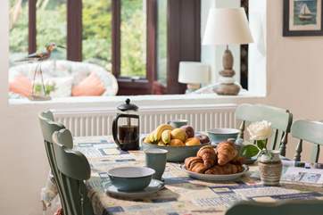 The perfect place for family or friends to gather around the table.