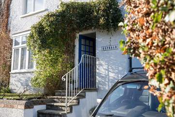 This delightful semi-detached family home is just a 10 minute walk to the beach at Beer.