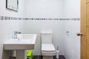 The little cloakroom located on the ground floor.