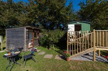 Cook up a storm on the barbecue and dine al fresco in the sunshine - bliss!