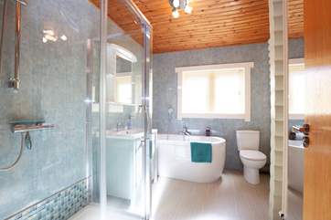 Ground floor family bathroom.