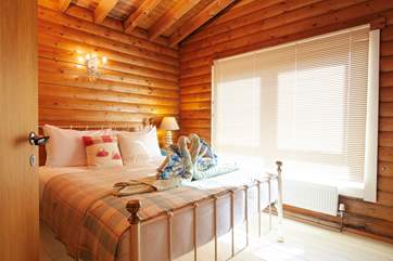 Ground floor double bedroom with views overlooking the garden.