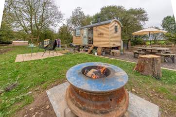 Cook up a storm on the fire-pit BBQ and dine al fresco.