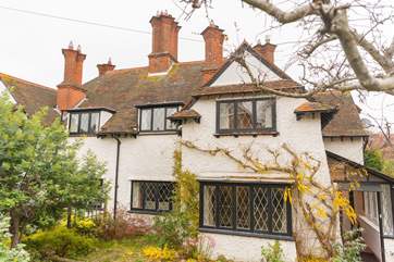 Tangle Cottage has kept the traditional look on the outside but once you are inside, you will find it is full of modern fixtures and fittings needed for a family