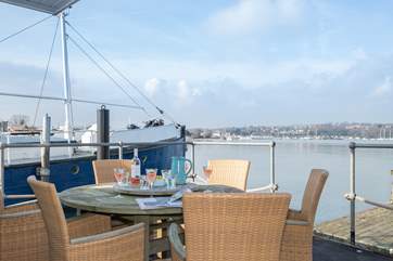 As long as it's dry you can enjoy breakfast, lunch and dinner al fresco