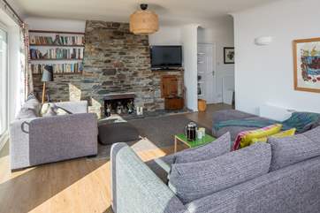 What a wonderful space to settle down in the evening. Spacious and comfortable.