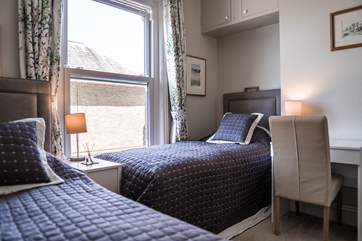 The gorgeous twin bedroom.