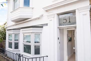 No 51 is ideally placed in the centre of Bembridge with a wonderful selection of eclectic shops and restaurants.