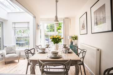 At breakfast, lunch or dinner, dine in style.