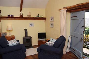 The cosy sitting/dining-room.