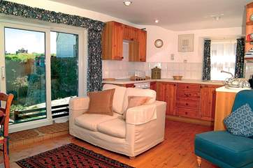 The compact but very well equipped kitchen-area.