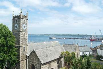 The view from the dining-area (the church clock does not strike at night!).
